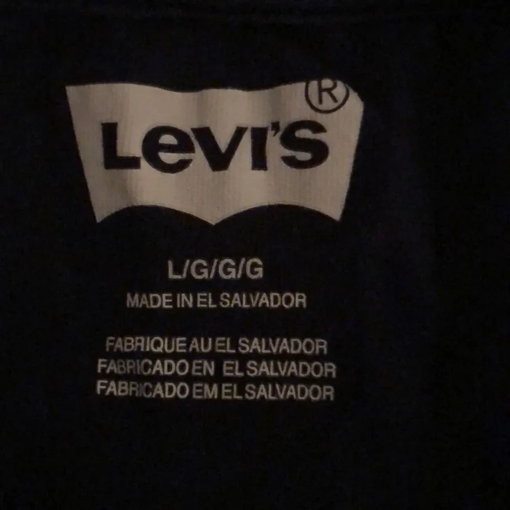 LEVI’S L Navy Distressed Stars Style Tee